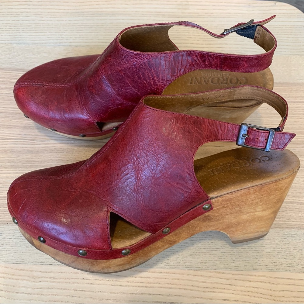 Women's Red Leather Clogs - Picture 6 of 8